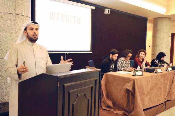د حمود القشعان متحدثا خلال الحلقة النقاشية 	محمد هاشم﻿