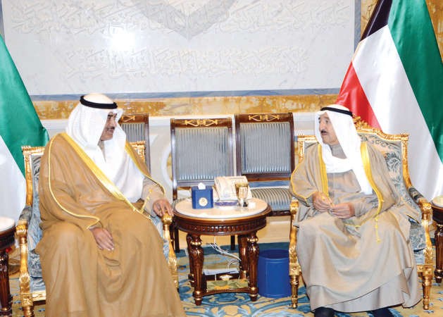 صاحب السمو الامير الشيخ صباحالاحمد مستقبلا الشيخ صباح الخالد﻿