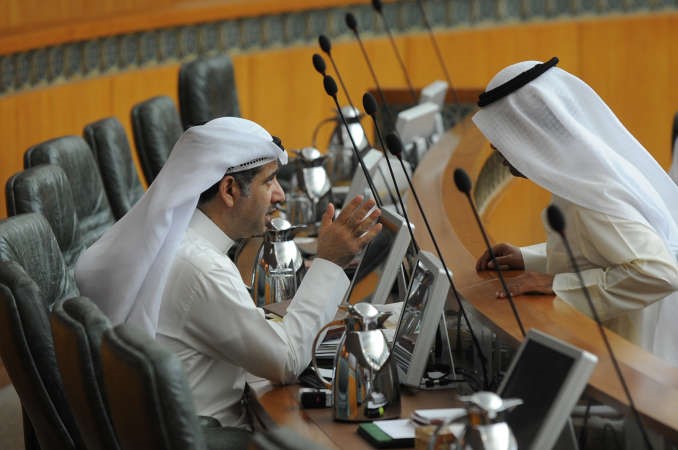 دعودة الرويعي متحدثا لسيف العازمي
﻿