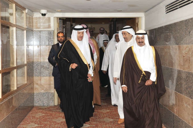 صاحب السمو الملكي الامير سلطان بن سلمان والشيخ د محمد الصباح والسيد فواز خالد المرزوق﻿