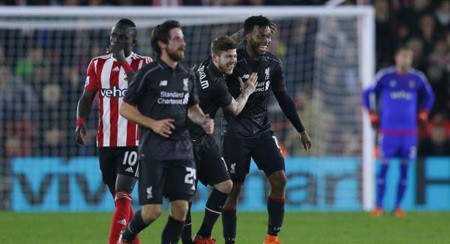 ليفربول يتأهل لنصف نهائي كأس الرابطة بسداسية تاريخية في ساوثهامبتون