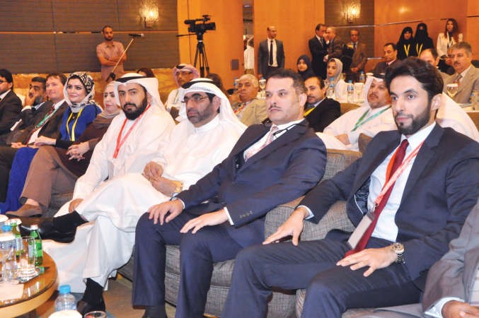 دجمال الحربي في مقدمة الحضور﻿