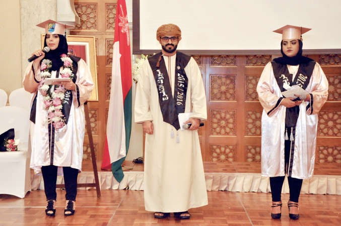 مها الاشخري وبشرى الشحي وعمار المسكرياحمد علي