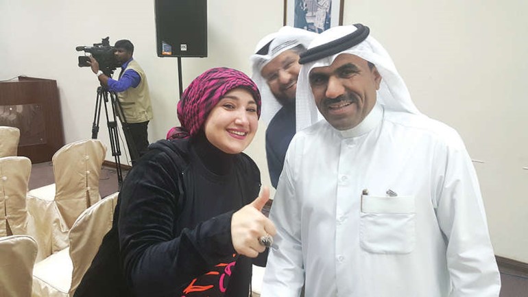 سماح واشارة OK لـ الانباء ويبدو الزميل محمد عبدالرسول دشتي﻿