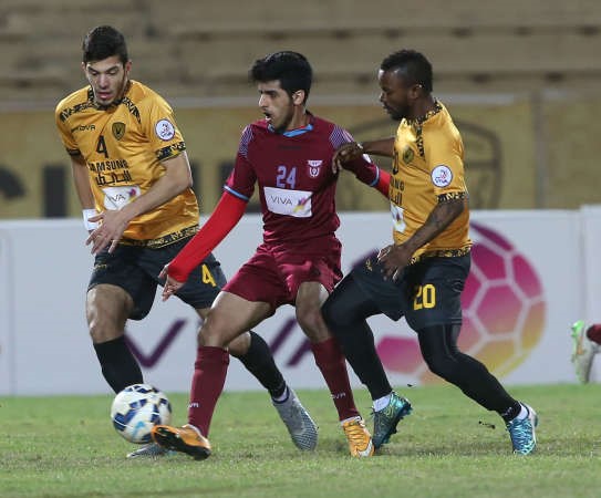 ضغط قدساوي على لاعب النصر حمود عايض	الازرق﻿