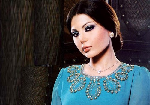 بالفيديو.. إغماء وصراخ لحظة وصول هيفاء وهبي للمغرب