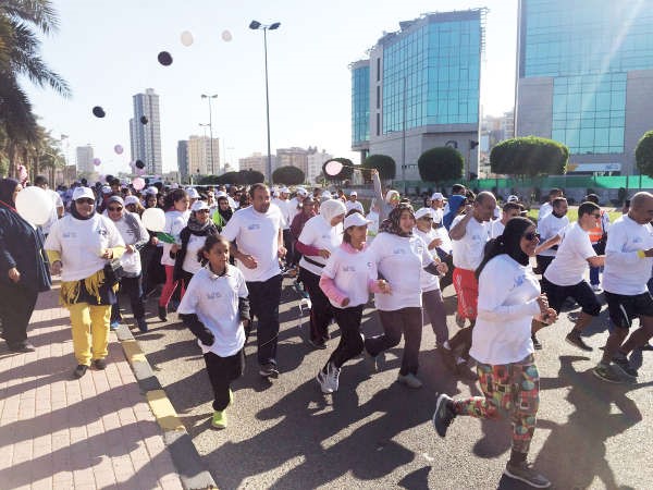 جانب من المشاركين في الماراثون﻿