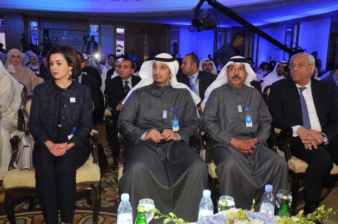 الشيخة الزين الصباح وعبدالرحمن المطيري في مقدمة الحضور	قاسم باشا﻿