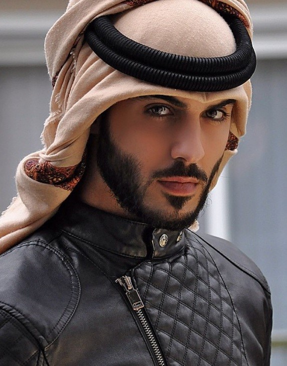 بالصور.. وسيم الامارات يعلن زواجه.. وهذه هي الحسناء التي خطفت قلبه 