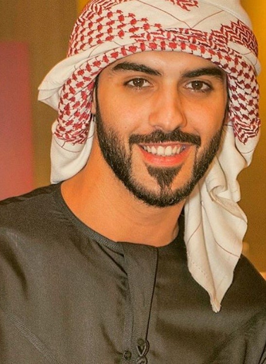 بالصور.. وسيم الامارات يعلن زواجه.. وهذه هي الحسناء التي خطفت قلبه 