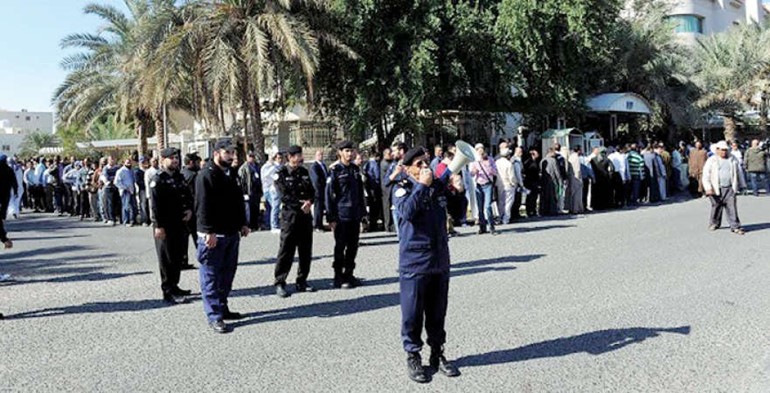 هواجس شعبية من قرار ربط الإقامة بصلاحية الجواز