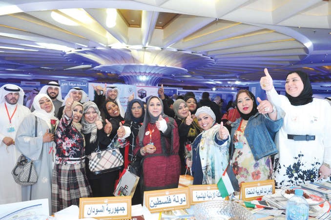 متطوعات عربيات يعرضن تجاربهن في الملتقى 