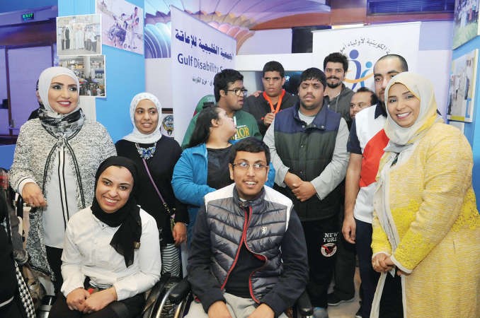 رحاب بورسلي في جناح جمعية اولياء امور المعاقين 