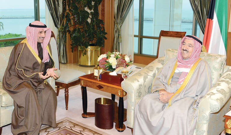 صاحب السمو الامير الشيخ صباح الاحمد مستقبلا مرزوق الغانم﻿