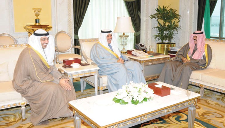 سمو ولي العهد لدى استقباله الشيخ سلمان الحمود والشيخ محمد العبدالله ﻿
