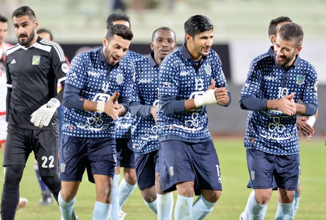 فرحة لاعبي السالمية بعد التاهل الازرقكوم