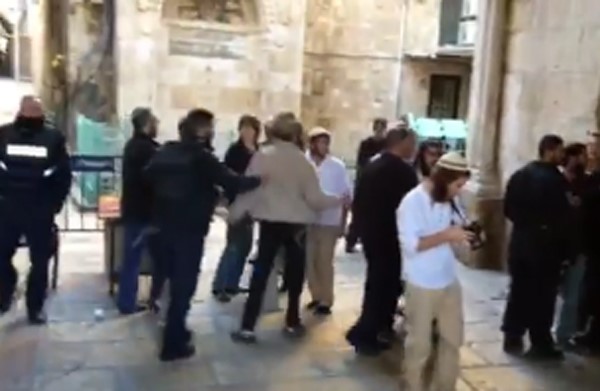 بالفيديو: مستوطنون يؤدون طقوسهم الدينية داخل الأقصى