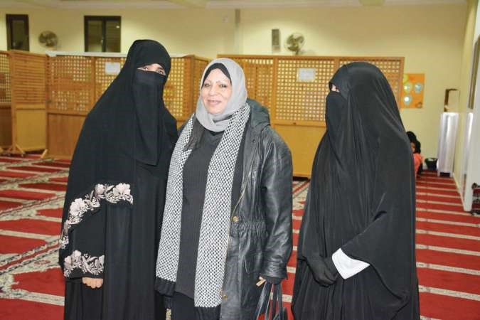 منى الدوسري وبدرية المسعود مع الزميلة ليلى الشافعي
