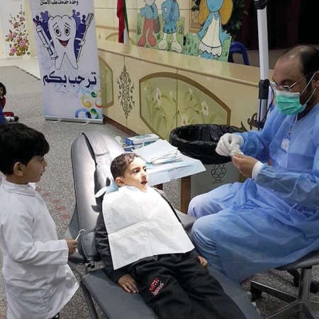 فحص طبي لاسنان الاطفال﻿