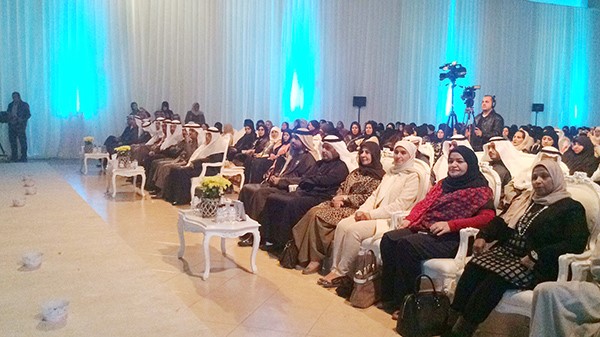 فاطمة الكندري في مقدمة الحضور﻿