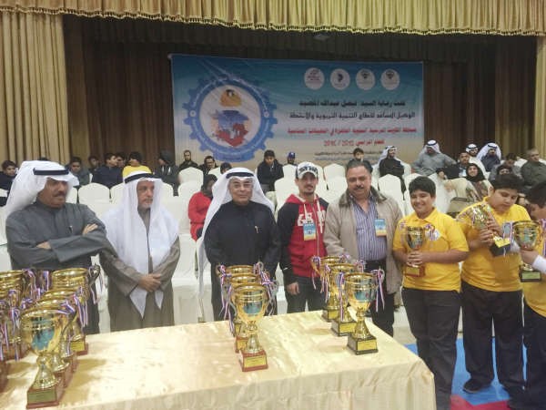 توزيع الجوائز على الفائزين في المسابقة﻿