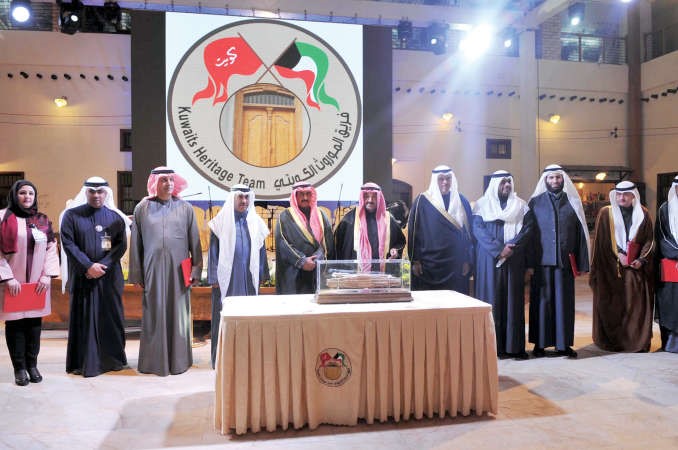 سمو الشيخ ناصر المحمد والشيخ سلمان الحمود والشيخ د ابراهيم الدعيج والشيخ احمد المنصور ومعلي اليوحة﻿