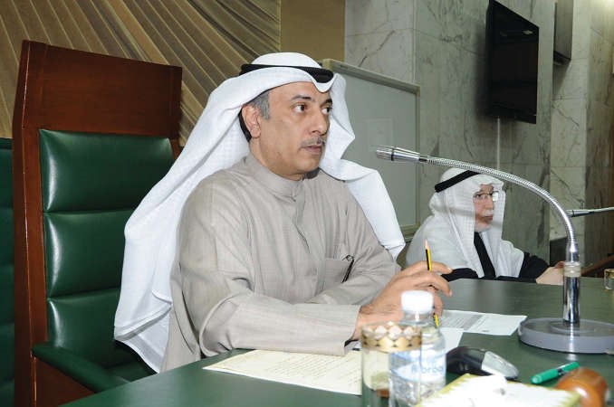 مهلهل الخالد مترئسا الجلسة﻿
