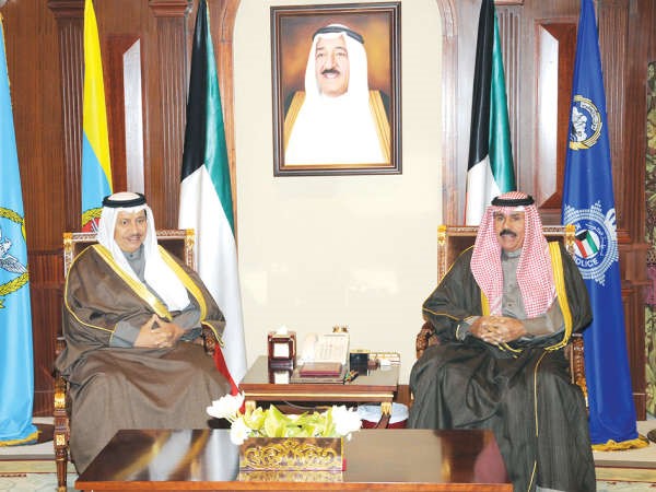 سمو نائب الامير وولي العهد الشيخ نواف الاحمد مستقبلا سمو رئيس الوزراء الشيخ جابر المبارك﻿