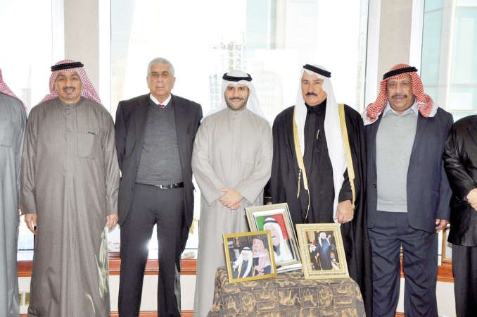 الشيخ عبدالله الصباح يتوسط هادي الوطري والوفد الاردني 