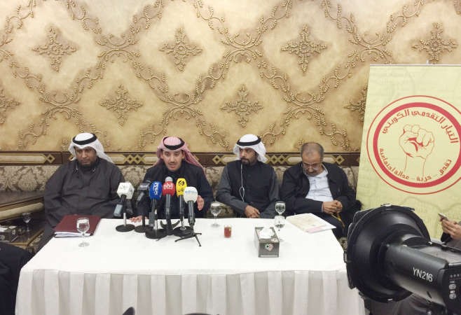 صالح الملا ود محمد الفيلي والحميدي السبيعي خلال الندوة