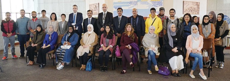 طلاب وطالبات جامعة الخليج للعلوم والتكنولوجيا في ضيافة بنك الكويت الوطني﻿