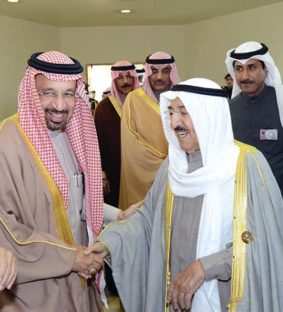 صاحب السمو الامير لدى مغادرته الرياض وفى وداعه الوزير خالد الفالح