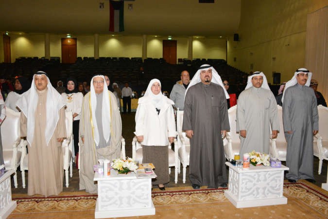 دفاطمة الملا وابراهيم البغلي وعلي حسن في مقدمة الحضور	ريليش كومار﻿