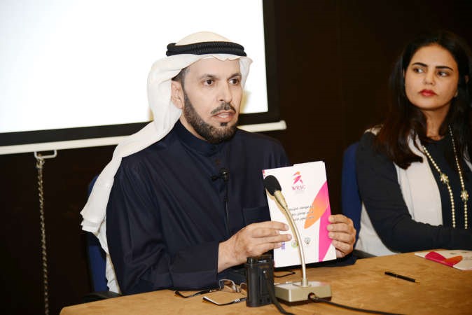 دحمود القشعان خلال حفل تدشين الكتاب 