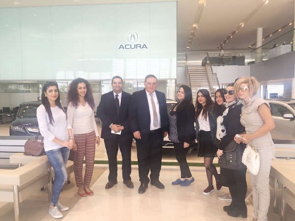ترحيب بضيفات Acura﻿