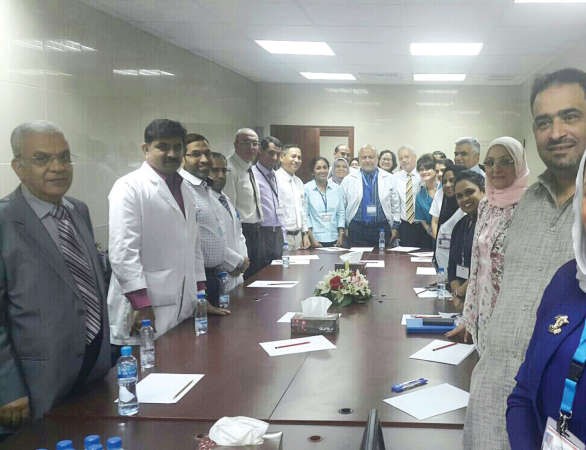 عدد من طاقم عمل مختبر الجهراء 
