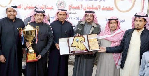 عميد اسطبل ابوشوري يتسلم كاس الشيخ عبدالله السلمان ﻿