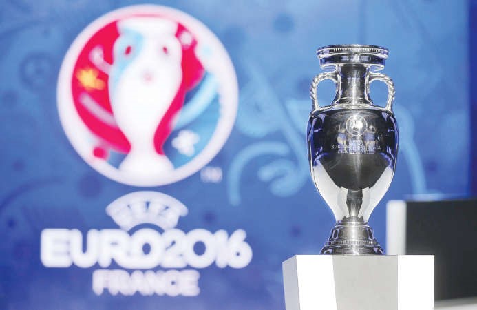 الأنظار شاخصة لقرعة «يورو 2016» اليوم