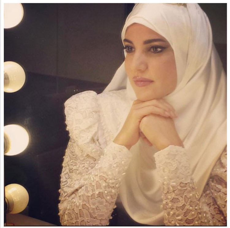 صورة: درة تأسر محبيها بصورتها بالحجاب