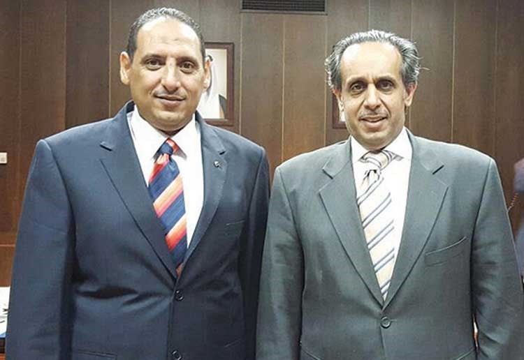 السفير عبدالعزيز العدواني مع الزميل اسامة ابو السعود
