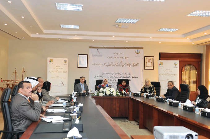 ايمان الحميدان تتوسط ندى البسام وبسمة الفيلكاوي وطارق البكري قاسم باشا