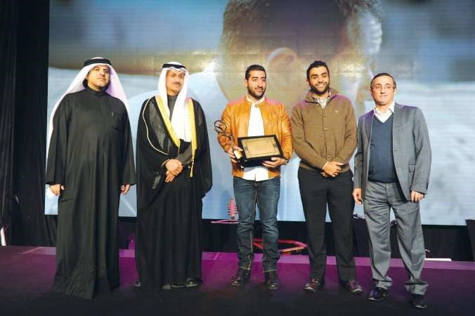 مجرن المجرن وحسين قمر وجائزة بنك الخليج﻿