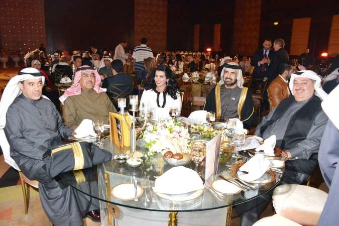 الوكيل المساعد في وزارة الاعلام فيصل المتلقم والزميل عدنان الراشد وفاطمة العازمي والسفير الاماراتي رحمة الزعابي وعماد بوخمسين﻿