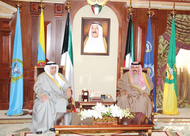 سمو ولي العهد الشيخ نواف الاحمد مستقبلا الشيخ خالد الجراح 