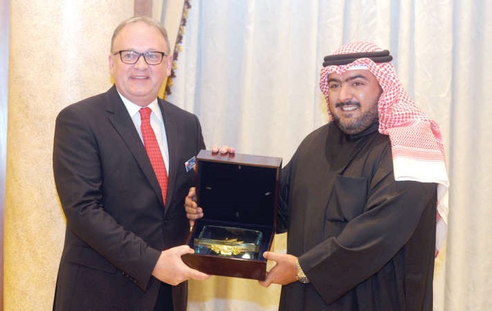  رئيس جهاز الامن الوطني الشيخ ثامر العلي وامر كلية الدفاع التابعة لحلف شمال الاطلسي ناتو يانوس بويارسكي 