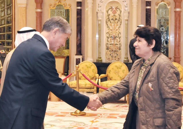 الشيخة د رشا الصباح ترحب بضيف الكويت 