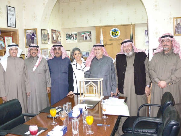 رئيس واعضاء مجلس ادارة جمعية الصحافيين يحتفون بالزميلة فاطمة حسين