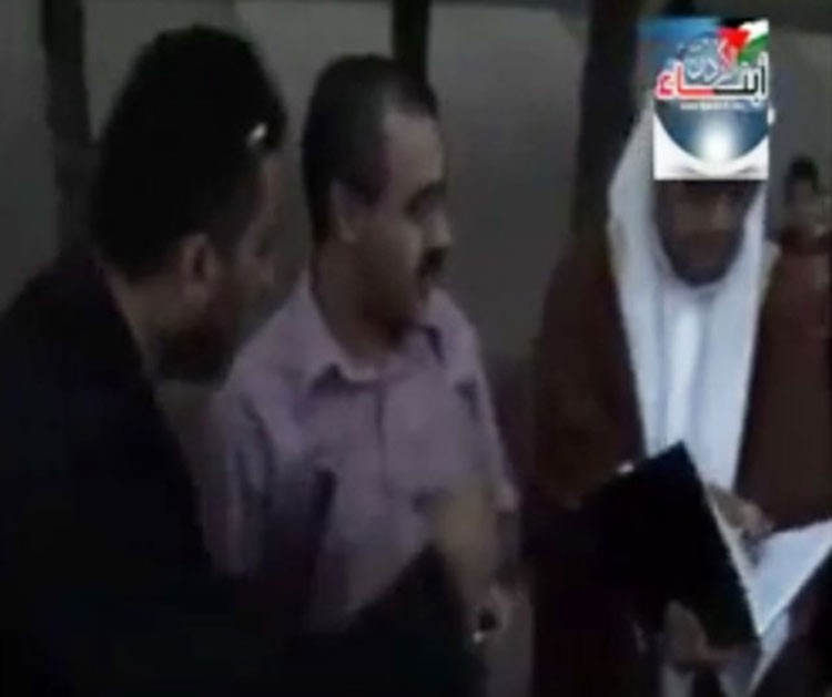 بالفيديو.. فاز في مسابقة فربح "عروس" مجاناً.. شاهد ردة فعله 