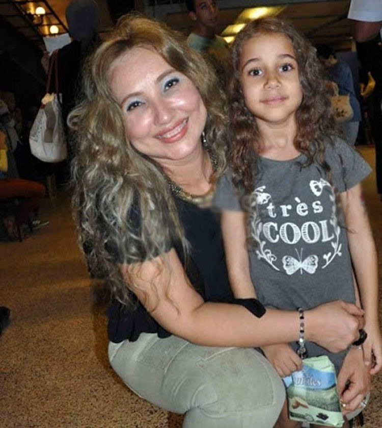بالصور.. علي الحجار يكشف عن زوجته الثانية لأول مرة في مناسبة عامة