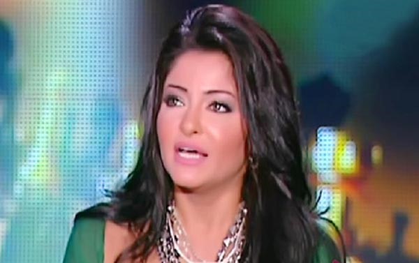 بالفيديو.. علا غانم  هكذا ضربني زوجي واعتدي علي امام بناتي 